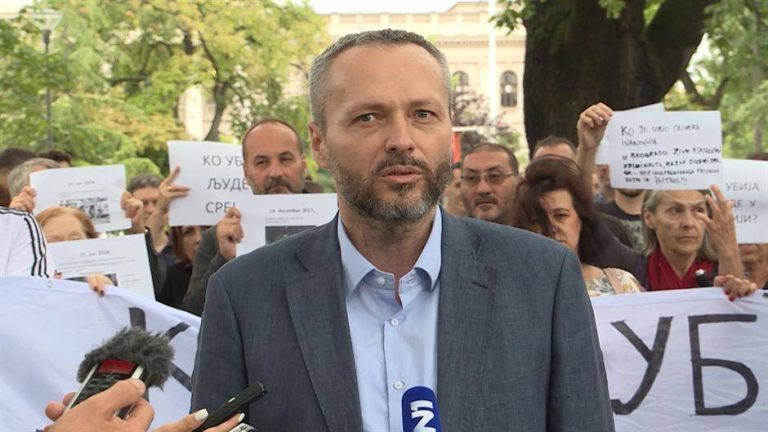Olenik: Srbija je zakasnila sa svim mjerama, a Vučić vodi kampanju