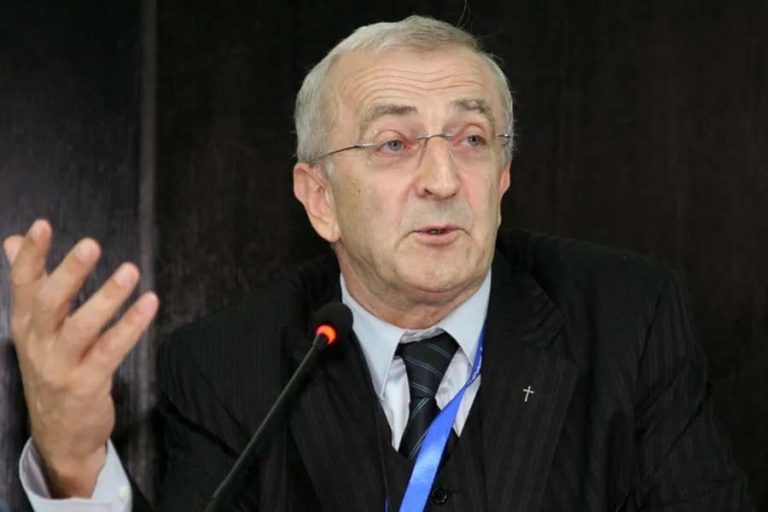 Franjo Topić:   Hrvati, kao ni drugi, nikada nisu imali više nacionalnih i vjerskih prava i sloboda