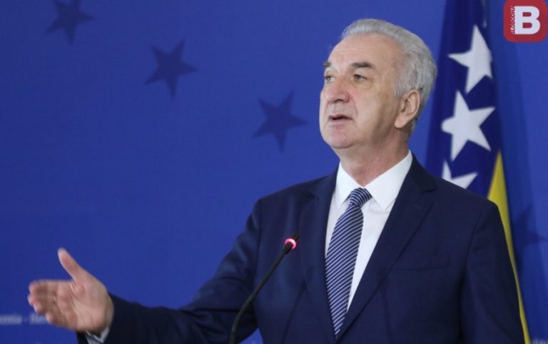 Mirko Šarović pita: Kome se i zašto daje bez tendera više od 6 posto od ukupnog kredita?