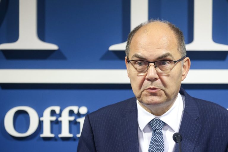 Schmidt zaprijetio Dodiku i ekipi: “Pažljivo pratim razvoj situacije i neću oklijevati da…!”