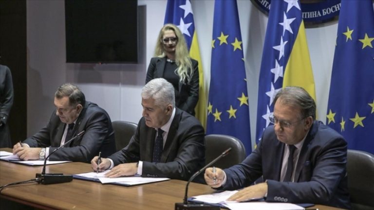 Šta je Osmorka od koje je ostala Trojka potpisala sa Čovićem i Dodikom