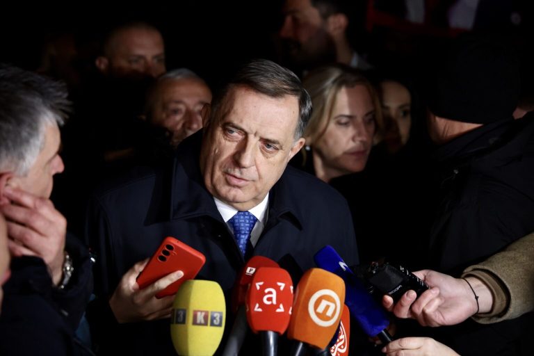 Poznato kada će biti izrečena presuda Miloradu Dodiku i drugima