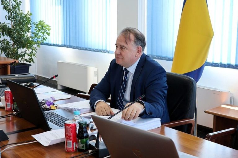 Premijer Nikšić o ukidanju carine na naftu: Vjerujem da će to utjecati i na cijene drugih proizvoda