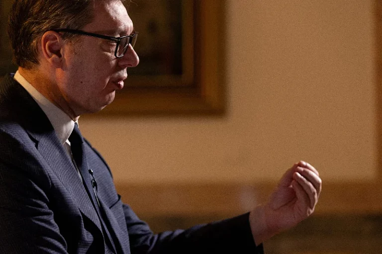 Vučić najavio vraćanje vojnog roka od 1. marta naredne godine: “Kasarne će biti kao nove fabrike”