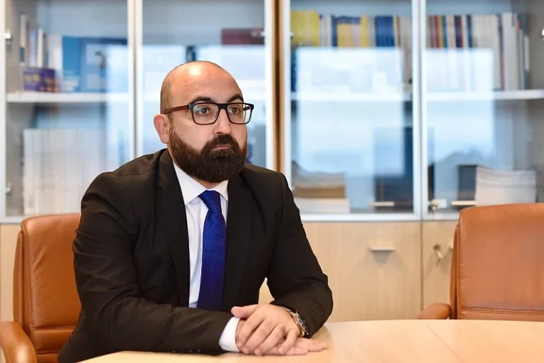 Hasanović pisao sudu u Hagu, protivi se puštanju Mladića na slobodu: “On nije bio posmatrač, nego komandant snaga”