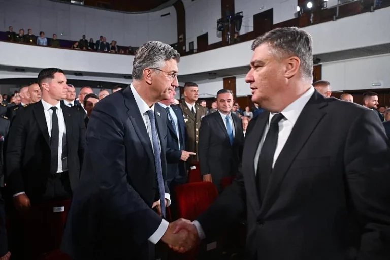 Milanović i Plenković u rijetkom javnom susretu: Nisu se ni pogledali prilikom rukovanja