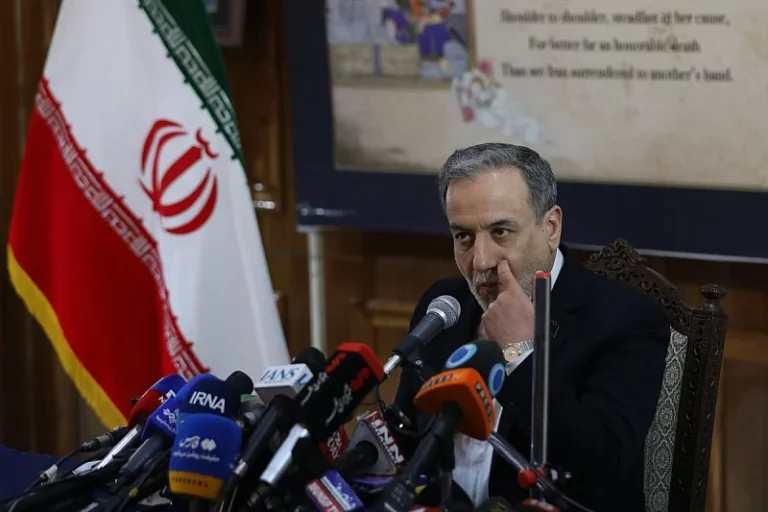 Abbas Araghchi telefonom razgovarao s katarskim šefom diplomatije, strah od nove razmjene raketa u regiji
