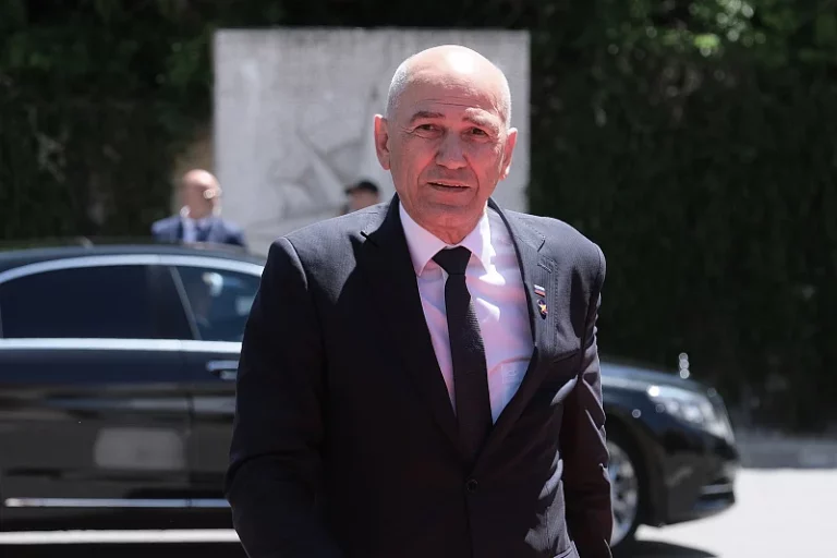 Nova slovenska vlada ukinula zabranu izvoza oružja Izraelu, a Benjamin Netanyahu sada može slobodno ući u tu državu