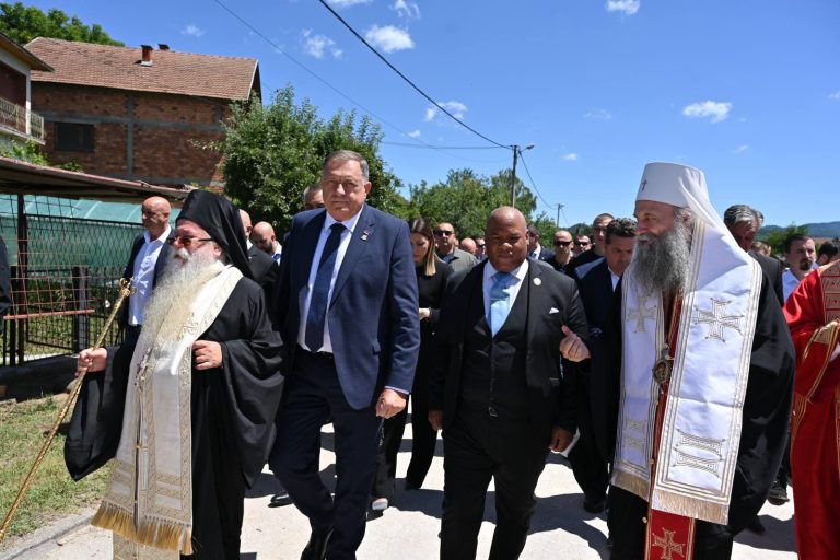 Trumpov savjetnik odao počast stradalim Srbima u Podrinju