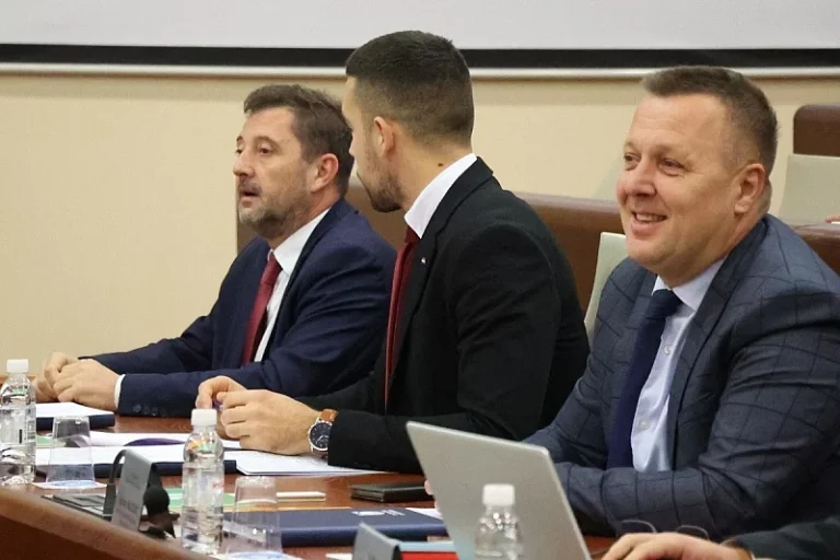 Žestoka svađa u Mostaru: Kordić zaprijetio tužbom Rahimiću, isplivali detalji koji su uzburkali “Komunalno”